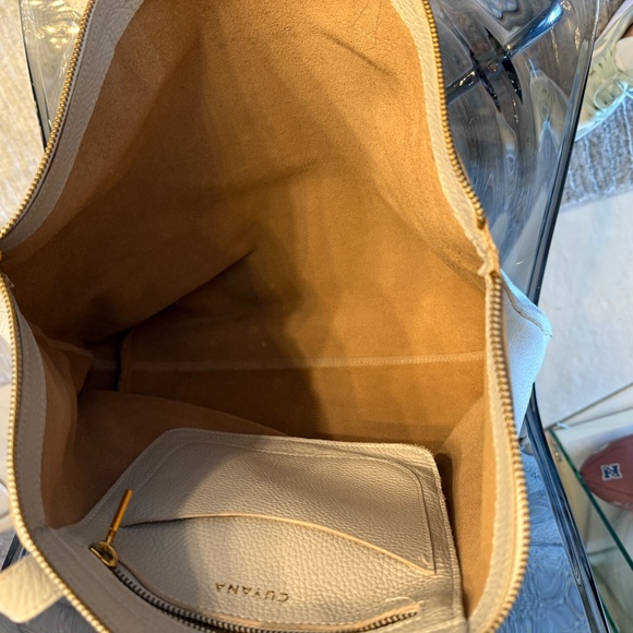 Cuyana Leather Tote – Pearl Grey with Gold Hardware - Picture 9 of 9